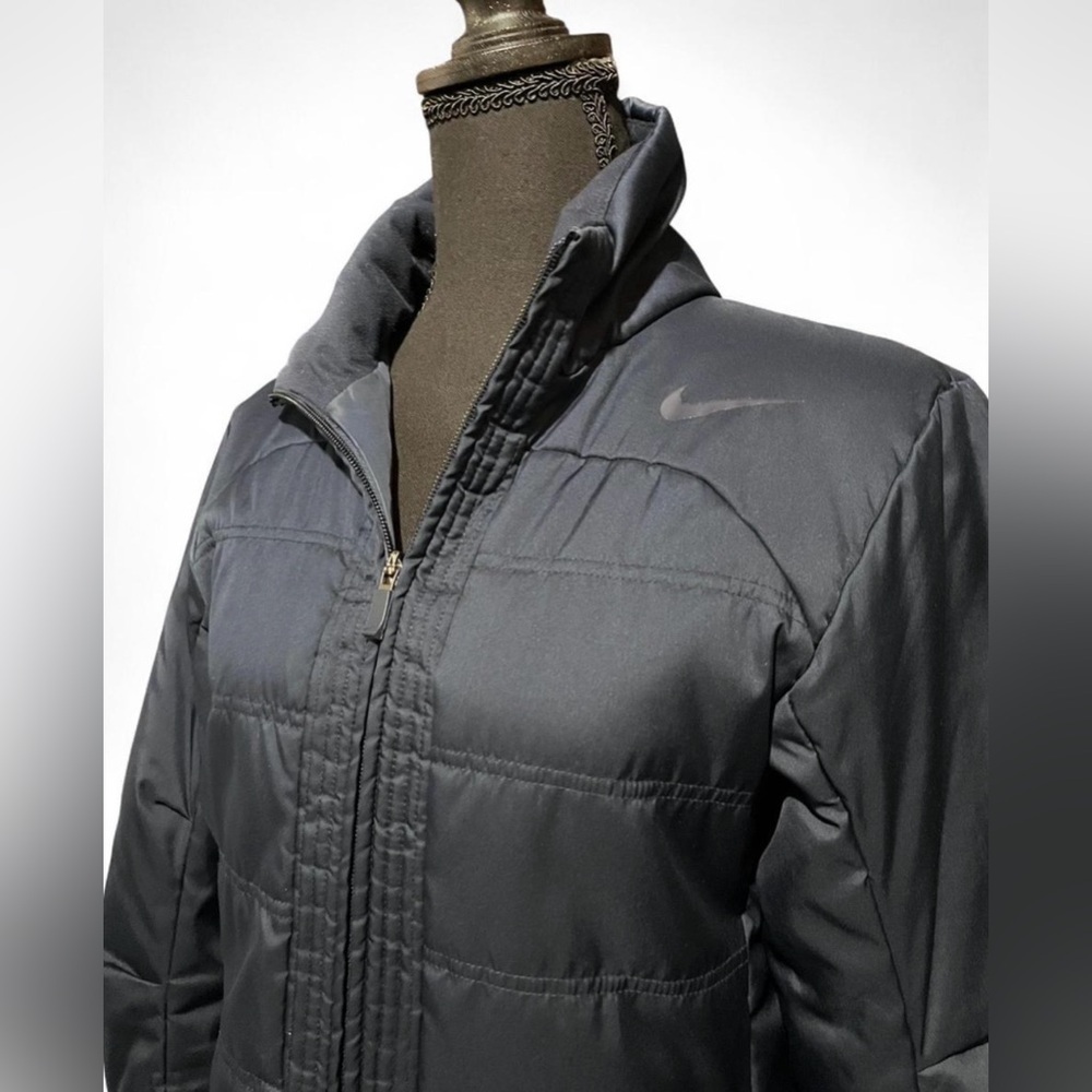 Nike Women's Dark Blue Lightweight Puffer Jacket Size Small Activewear Workout - Picture 3 of 6